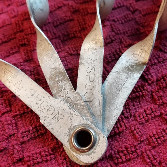 Vintage Measuring Spoons Set - Picture 13 of 14